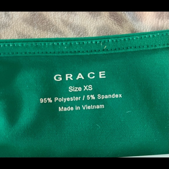 Kelly Green short sleeve career top - Picture 2 of 4